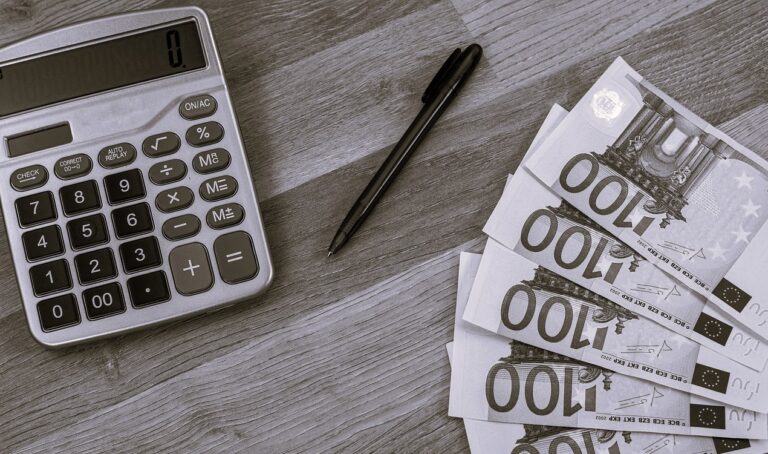 Simplify Your Life with Financial Minimalism