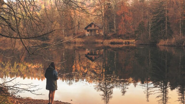 My Journey into Minimalism: How I Learned to Live with Less and Be More